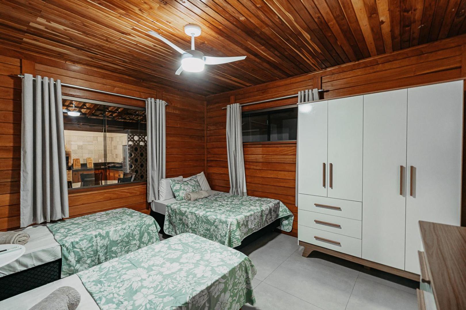 Casadecastelhanos, Quadra Do Mar De Castelhanos, 4 Suites Com Ar, Churrasqueira, Piscina, Hidromassagem, Cozinha Integrada Gourmet Ideal Para Familia E Amigos Anchieta  Exterior photo