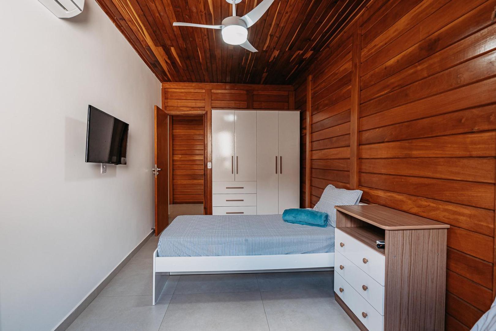 Casadecastelhanos, Quadra Do Mar De Castelhanos, 4 Suites Com Ar, Churrasqueira, Piscina, Hidromassagem, Cozinha Integrada Gourmet Ideal Para Familia E Amigos Anchieta  Exterior photo